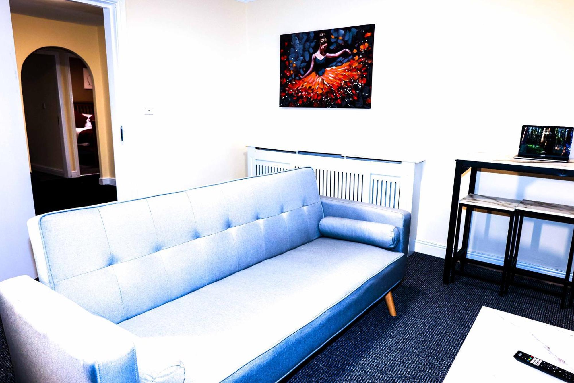 Lausory King Bed Living Your Luxe Home Away Nottingham Dış mekan fotoğraf